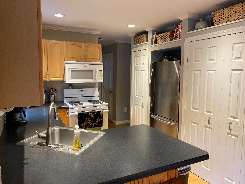 Available 11/1-6/1/27 Beautiful Furnished 3-Bedroom, 2-Bath Home in Essex Junction Village Available - Photo 4