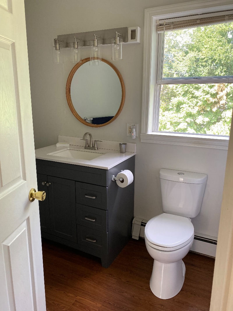 Available 11/1-6/1/27 Beautiful Furnished 3-Bedroom, 2-Bath Home in Essex Junction Village Available - Photo 11