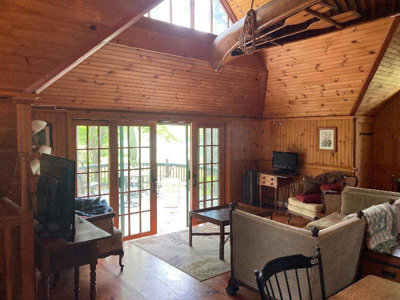Charming 2-Bedroom Home in Fairlee, VT - Scenic lake views, spacious living areas, and a convenient - Photo 4
