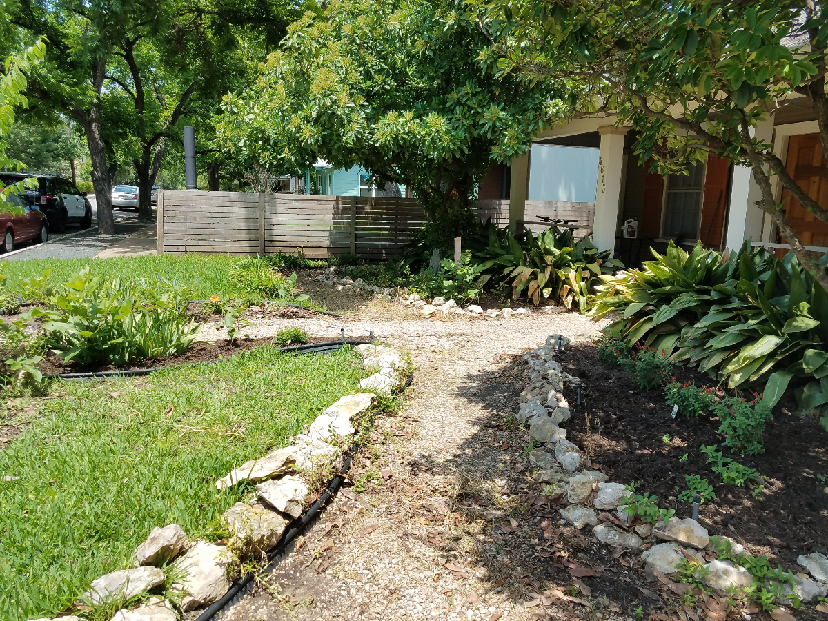 Hyde Park 1 bedroom with with deck - Photo 8
