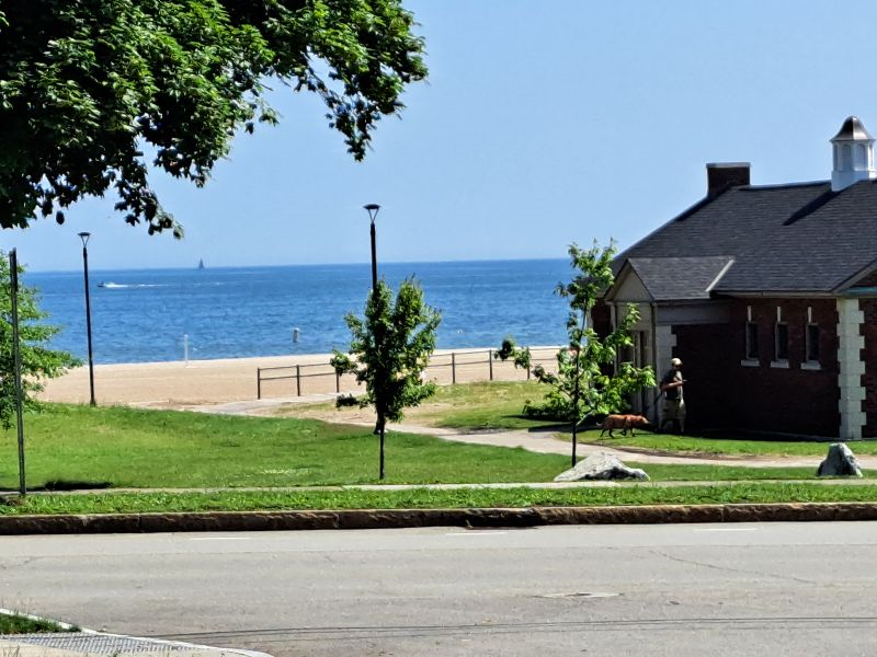 Beach and water view immaculate 2 bedroom apartment - Photo 3