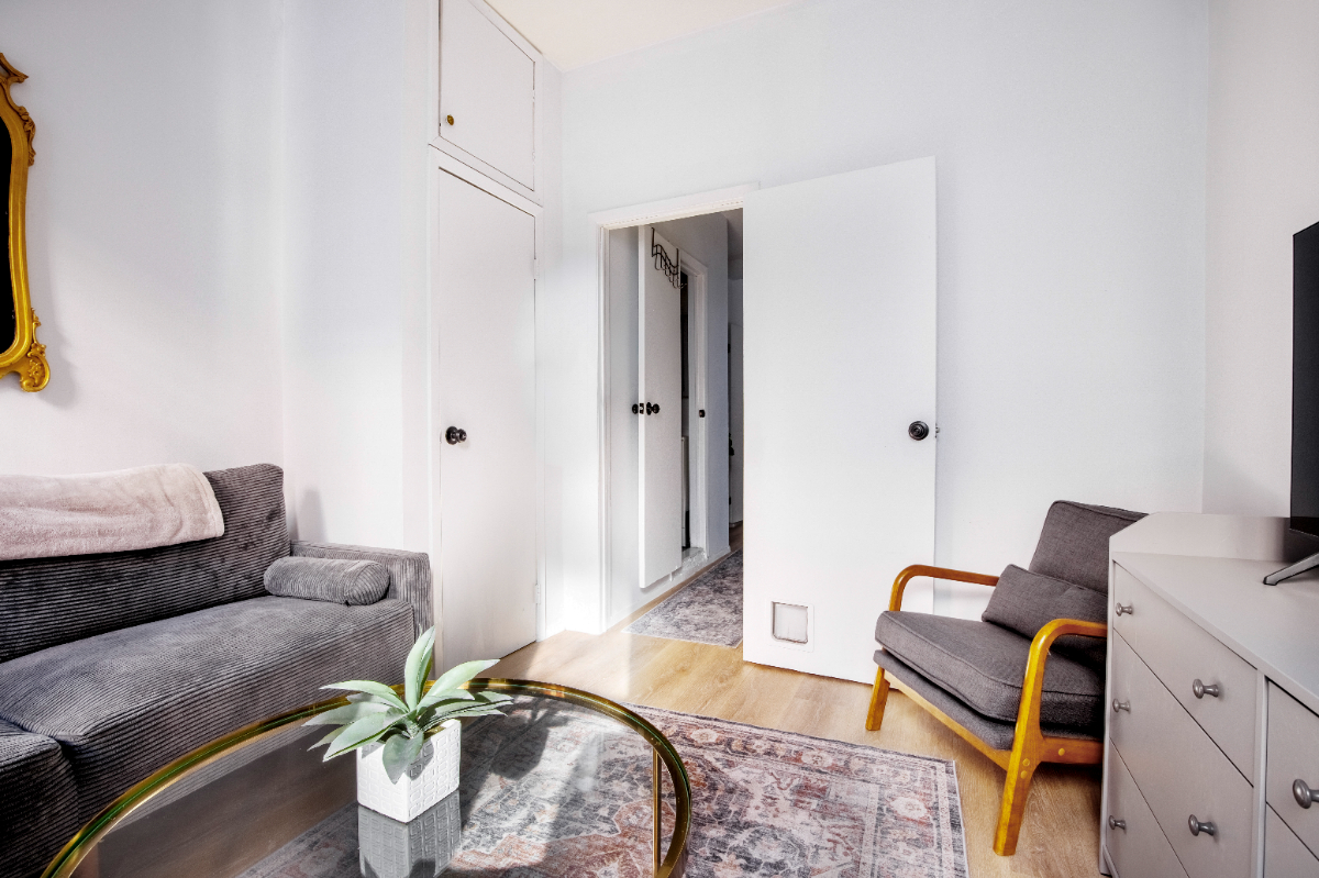 Beautiful apartment steps from Washington Square Park - Photo 4