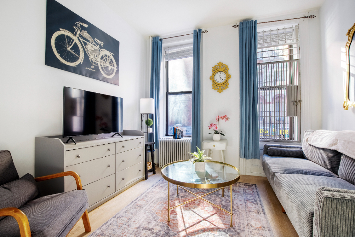 Beautiful apartment steps from Washington Square Park - Photo 3