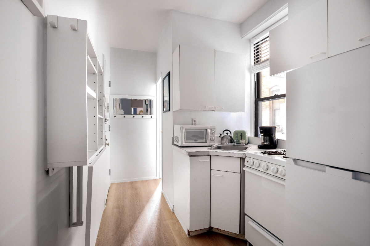 Beautiful apartment steps from Washington Square Park - Photo 6