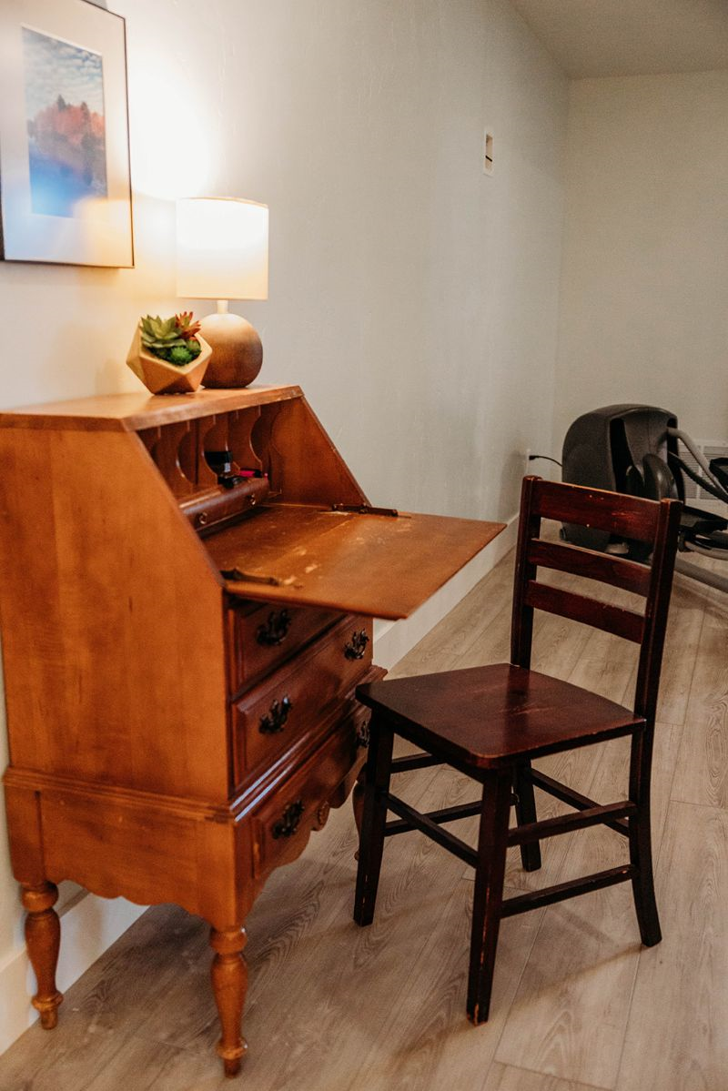 Gorgeous newly renovated full basement 10 min from hospital - Photo 8