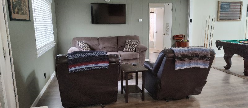 Updated 3 Bedroom, close to Medical Center, Shopping, Dining and More!! - Photo 5
