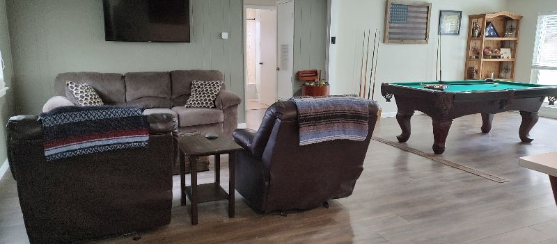 Updated 3 Bedroom, close to Medical Center, Shopping, Dining and More!! - Photo 6