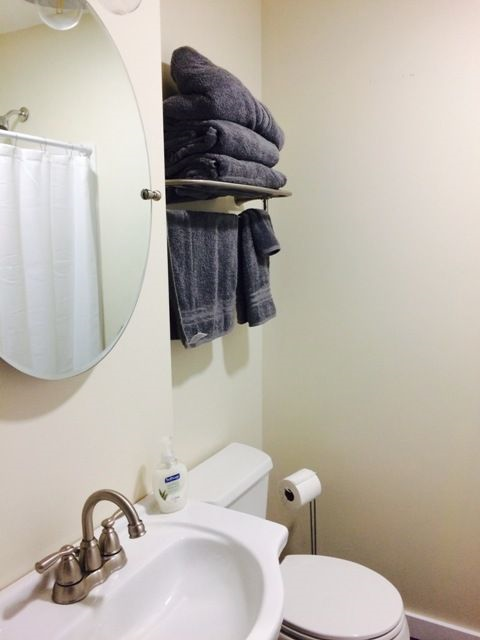 Private Guest Apartment in So Burlington Close to UVM Medical Center (Short and Mid Term Rental) - Photo 8