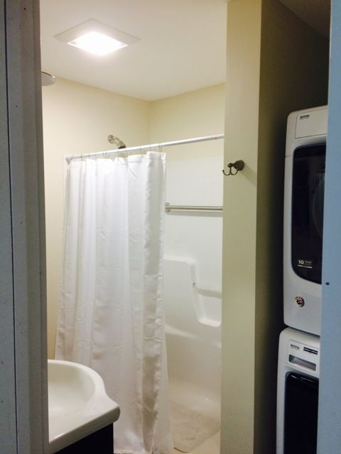 Private Guest Apartment in So Burlington Close to UVM Medical Center (Short and Mid Term Rental) - Photo 7