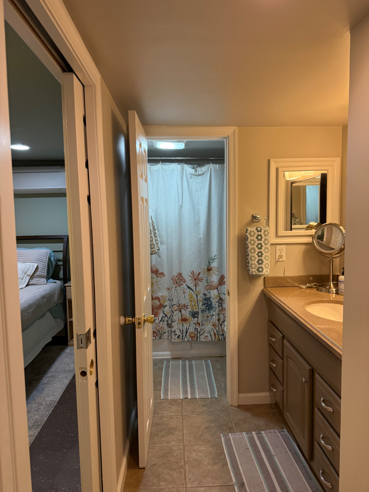 Cute Home-Away-From-Home in Historic Neighborhood near metro and 5 hospitals - Photo 6
