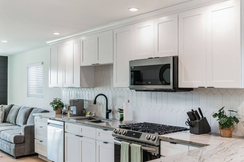 3bdrm/2bath - Coastal Living at it's Finest, Modern, Walkable to bay and dining - Photo 3