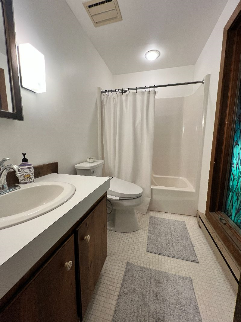 Gorgeous MCM 3bed/2bath Furnished Home For Rent - Photo 9