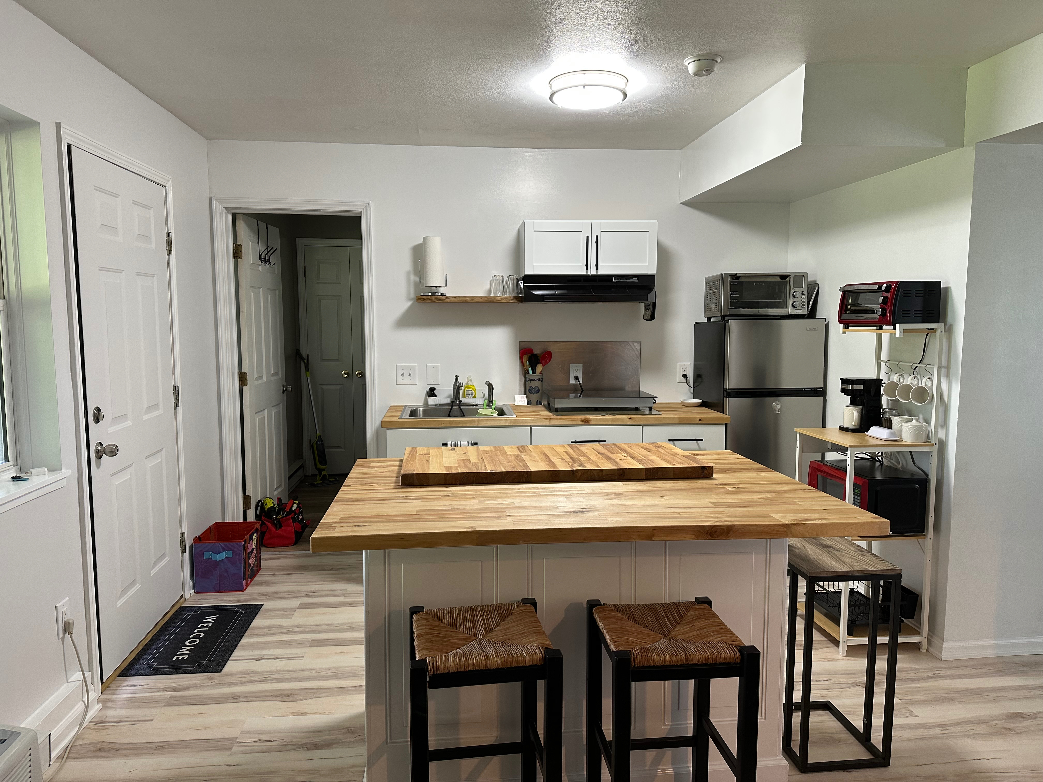 Private one bedroom apartment with study, fully furnished - Photo 3