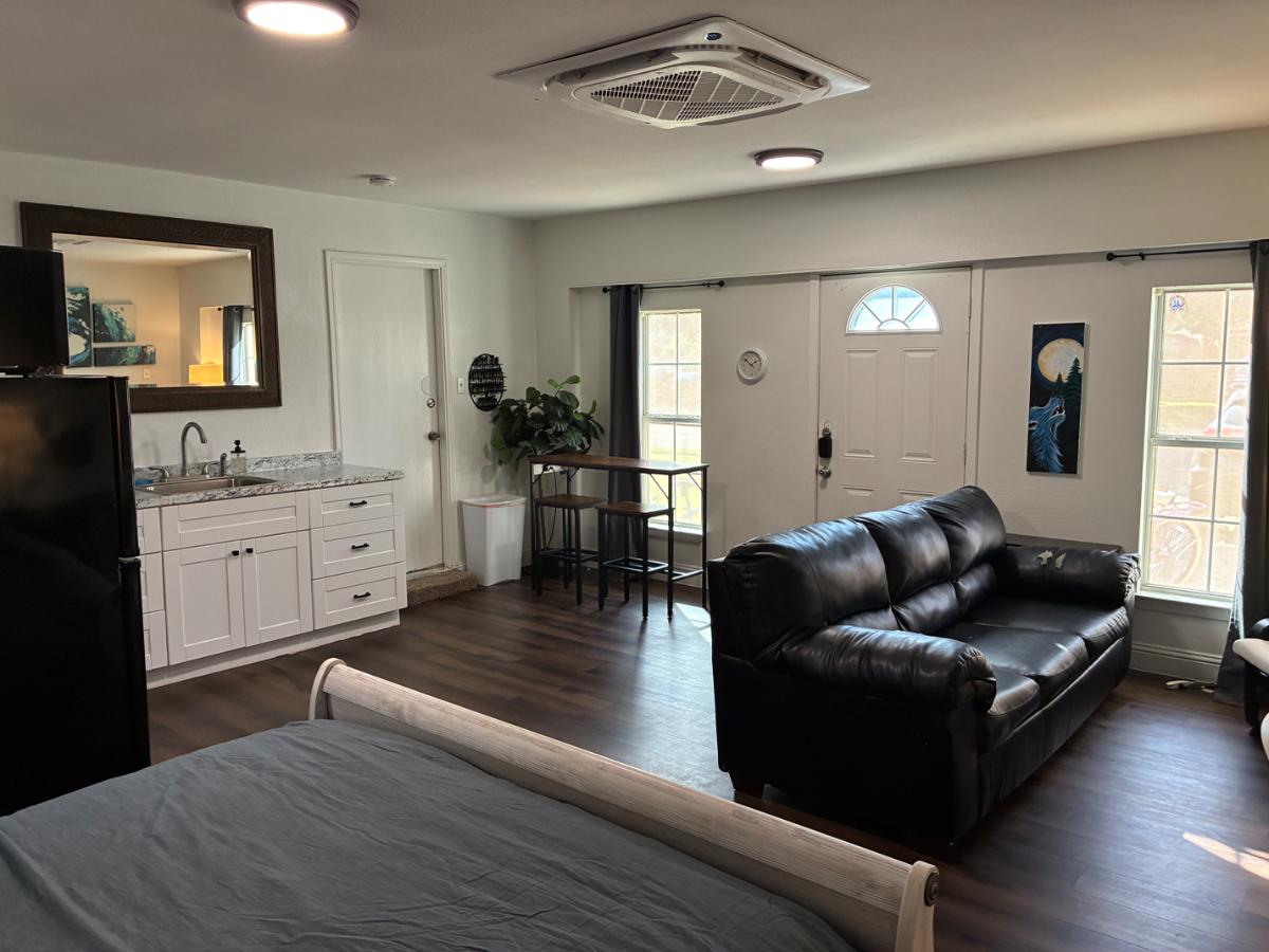 Private Suite - Photo 3