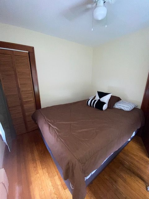Beautiful 3 bedroom home w/ in unit washer/dryer and off street parking - Photo 4