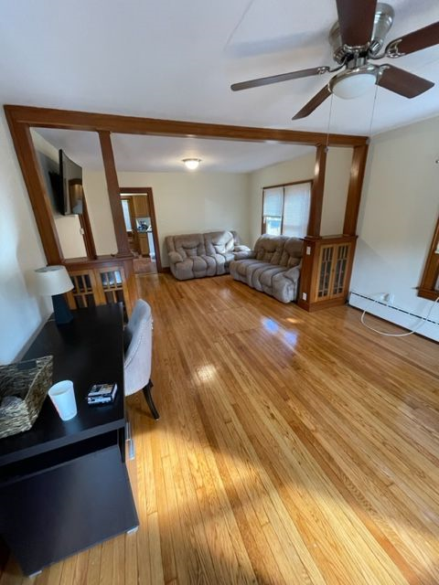 Beautiful 3 bedroom home w/ in unit washer/dryer and off street parking - Photo 3