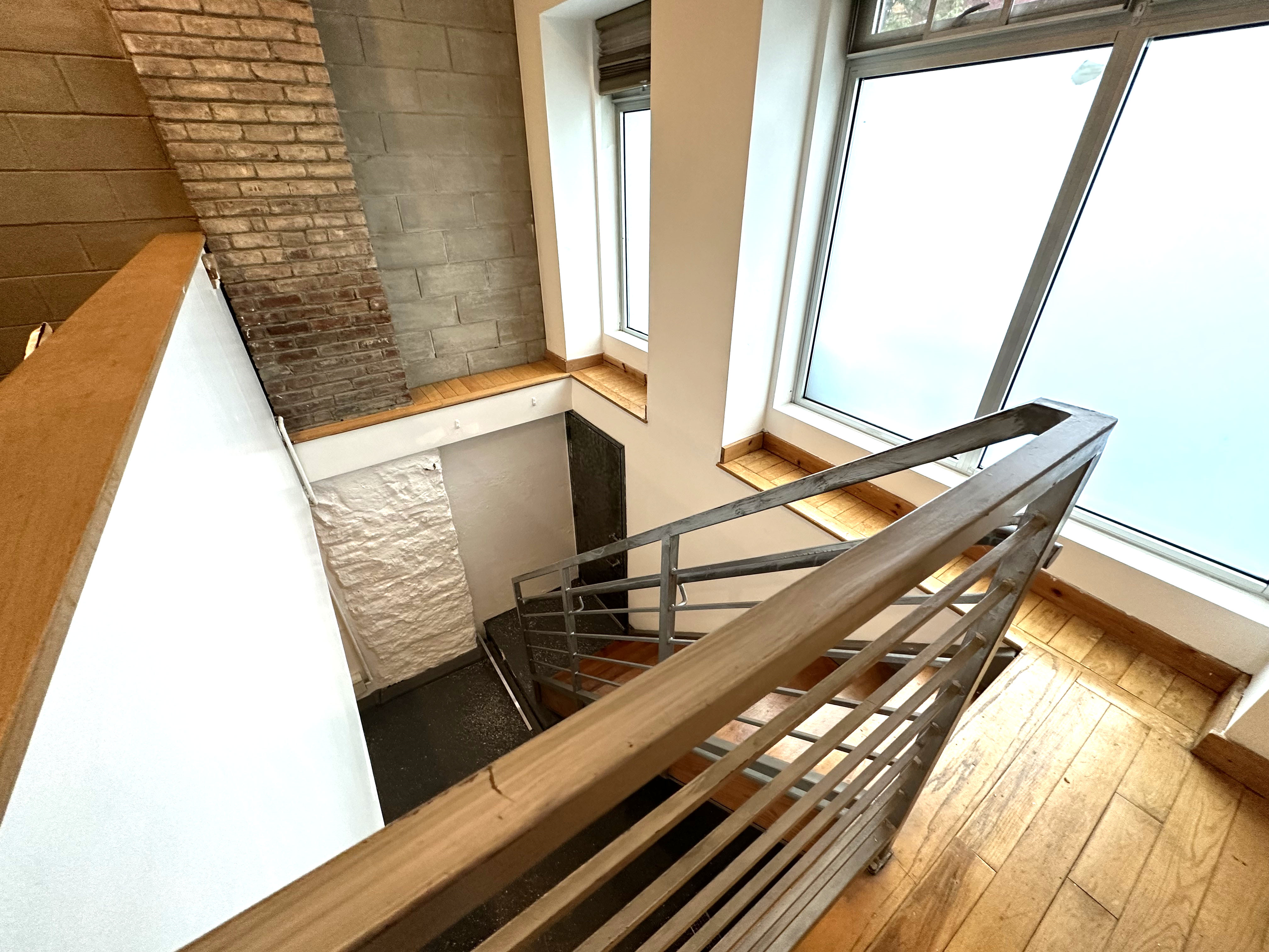 Duplex Loft 2 Stops to Manhattan for Work & Life - Photo 3