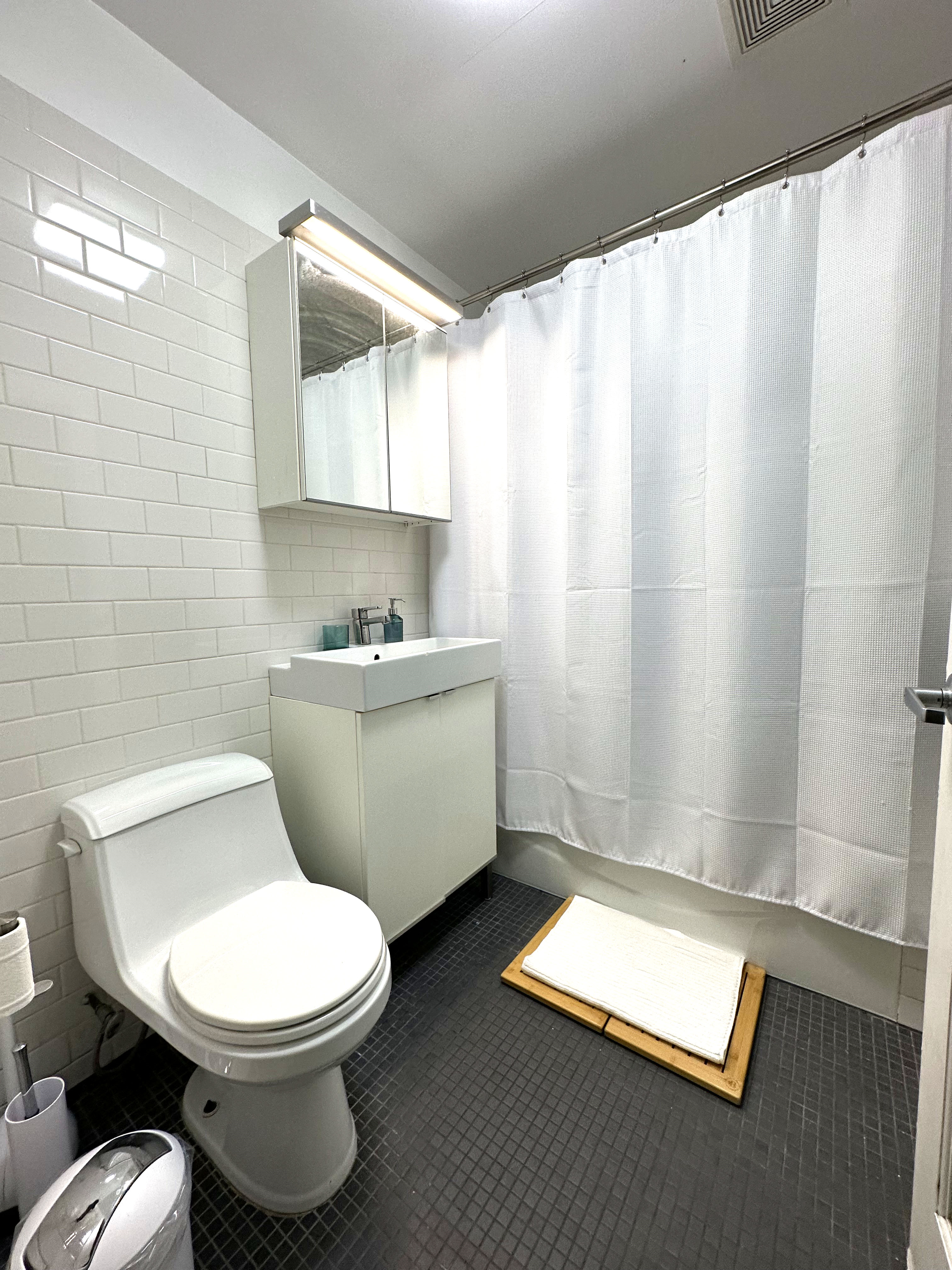 Duplex Loft 2 Stops to Manhattan for Work & Life - Photo 4