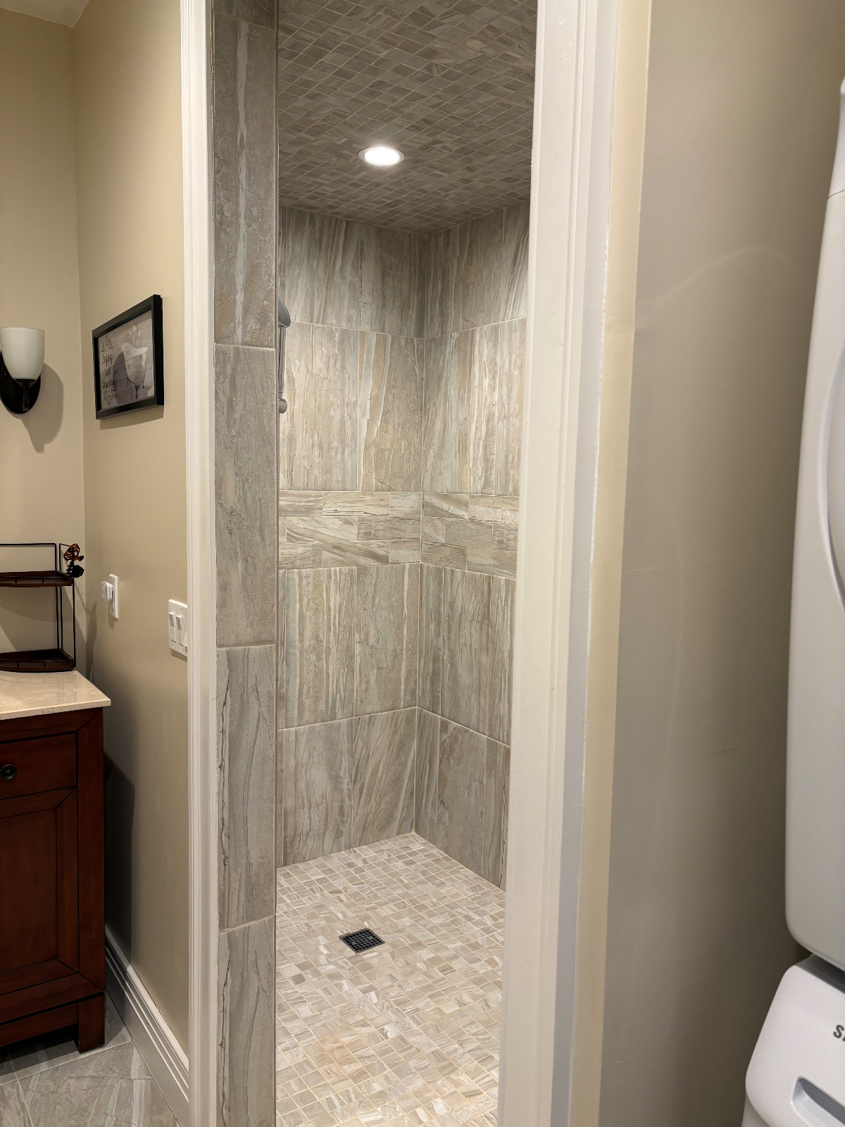 Beautiful 1 bedroom apartment rare find In quiet location - Photo 11