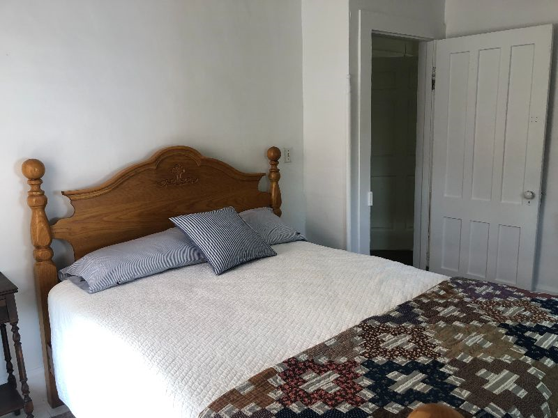 Village Cottage Apartment - Photo 10