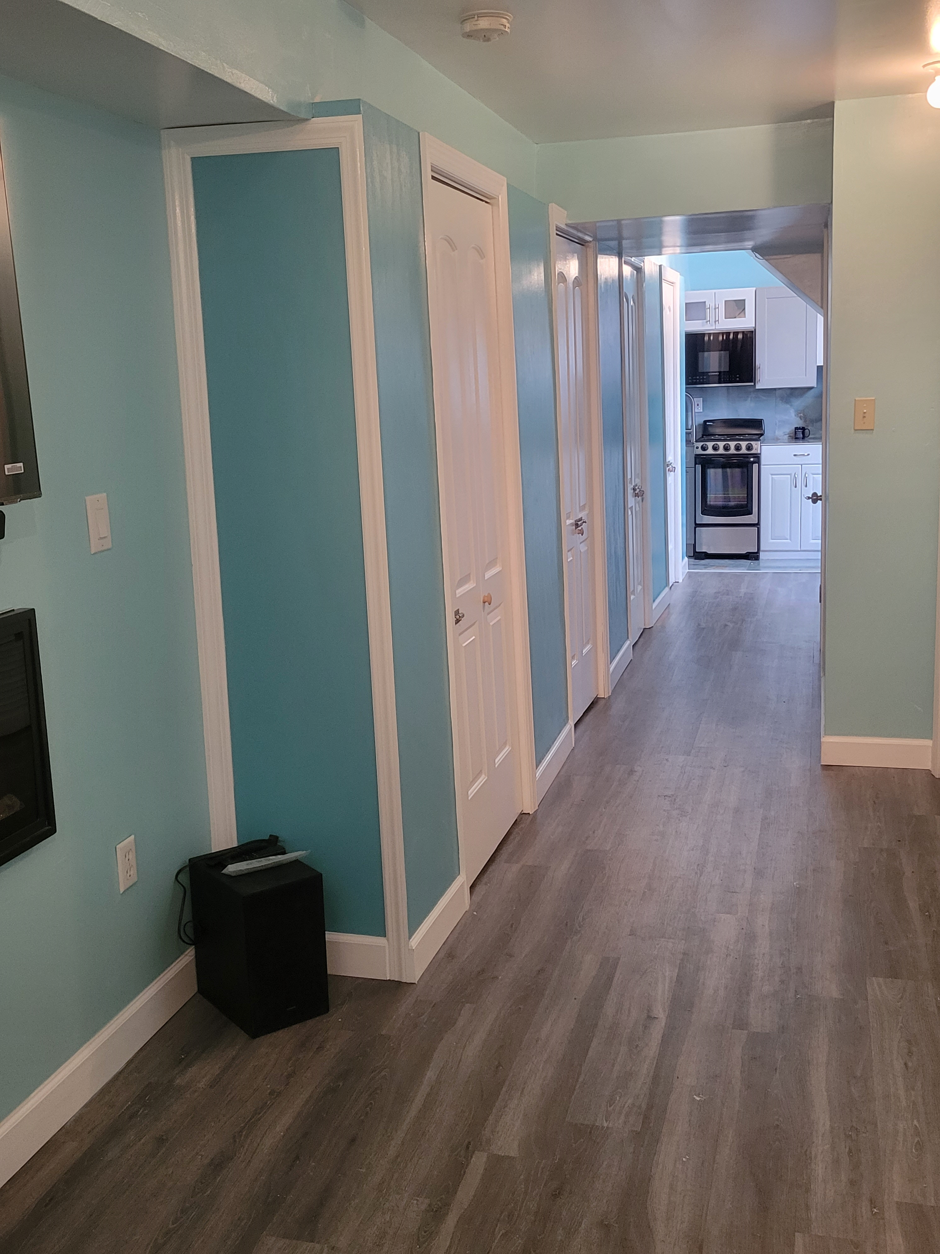 Four room efficiency apartment - Photo 2