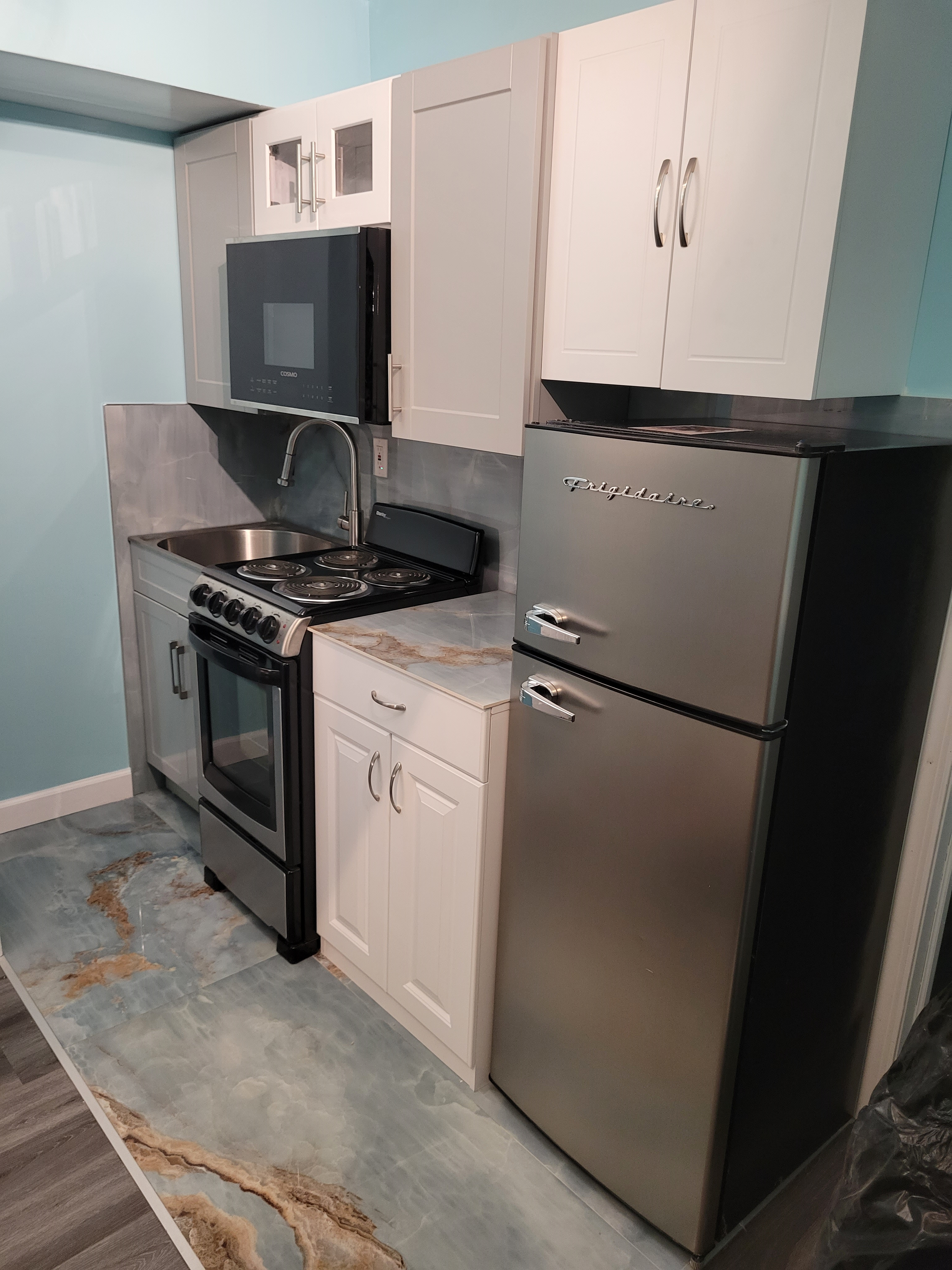 Four room efficiency apartment - Photo 4