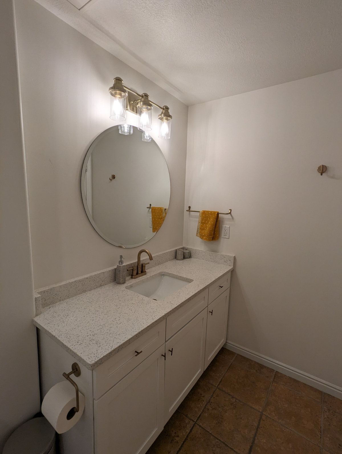 Luxury Penthouse Condo For Rent - Photo 11