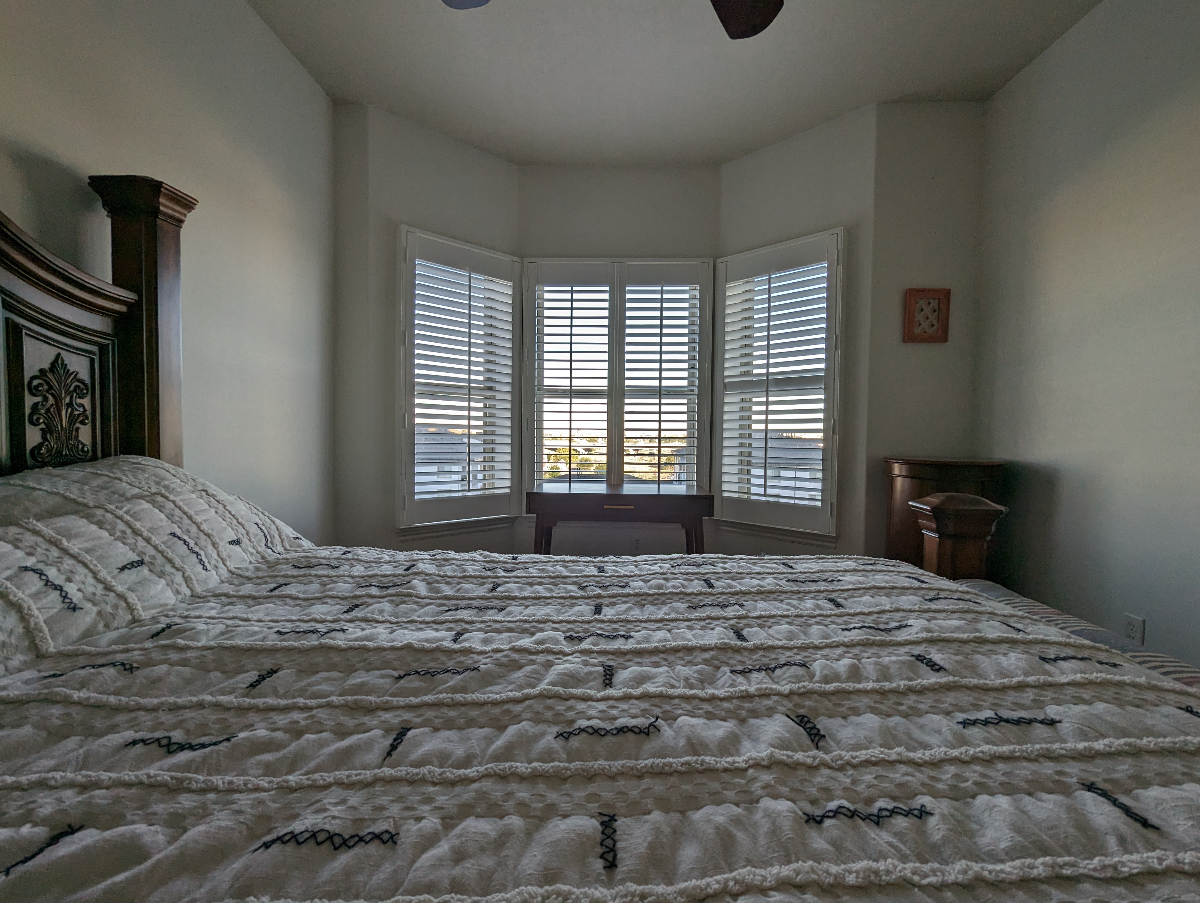 Luxury Penthouse Condo For Rent - Photo 4