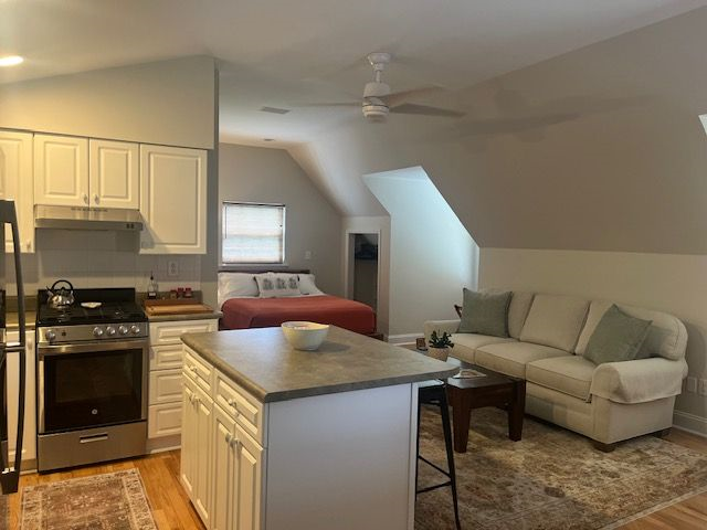 Detached Garage Apartment - Photo 3