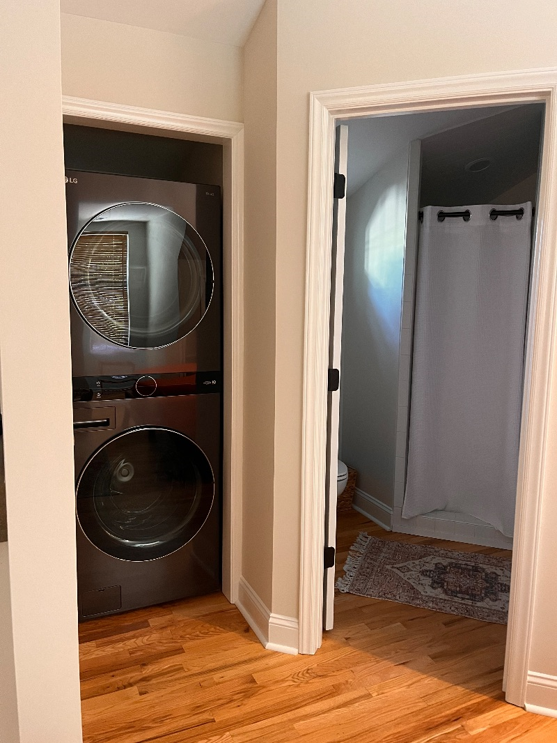 Detached Garage Apartment - Photo 9