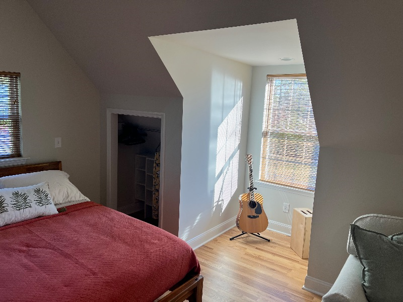Detached Garage Apartment - Photo 10