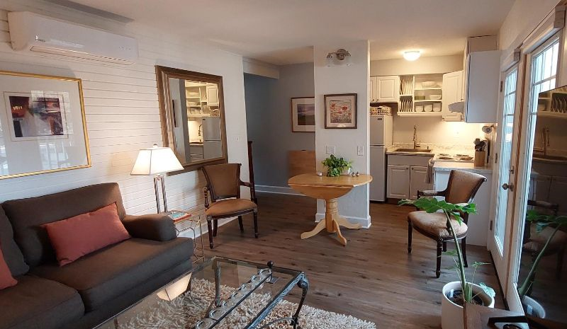 Downtown 2 BR Suite - Unit 202 - Photo 5
