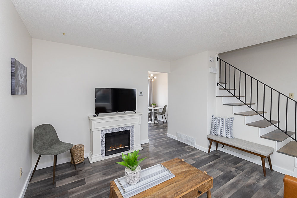 3 Bedroom 2 Bathroom Townhome with 1 Car Attached Garage - Photo 8