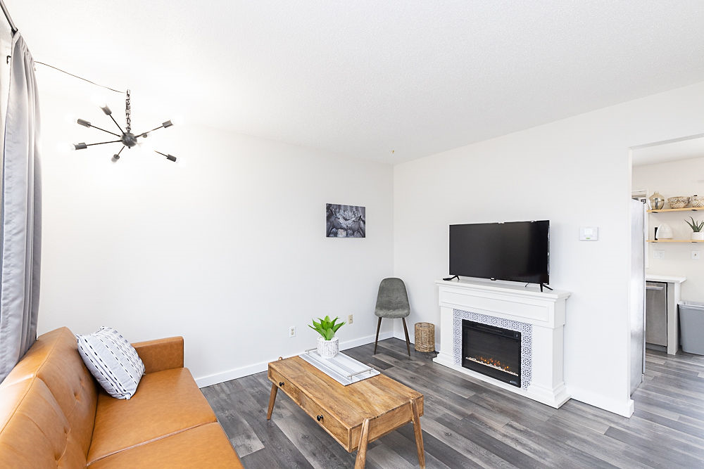 3 Bedroom 2 Bathroom Townhome with 1 Car Attached Garage - Photo 9