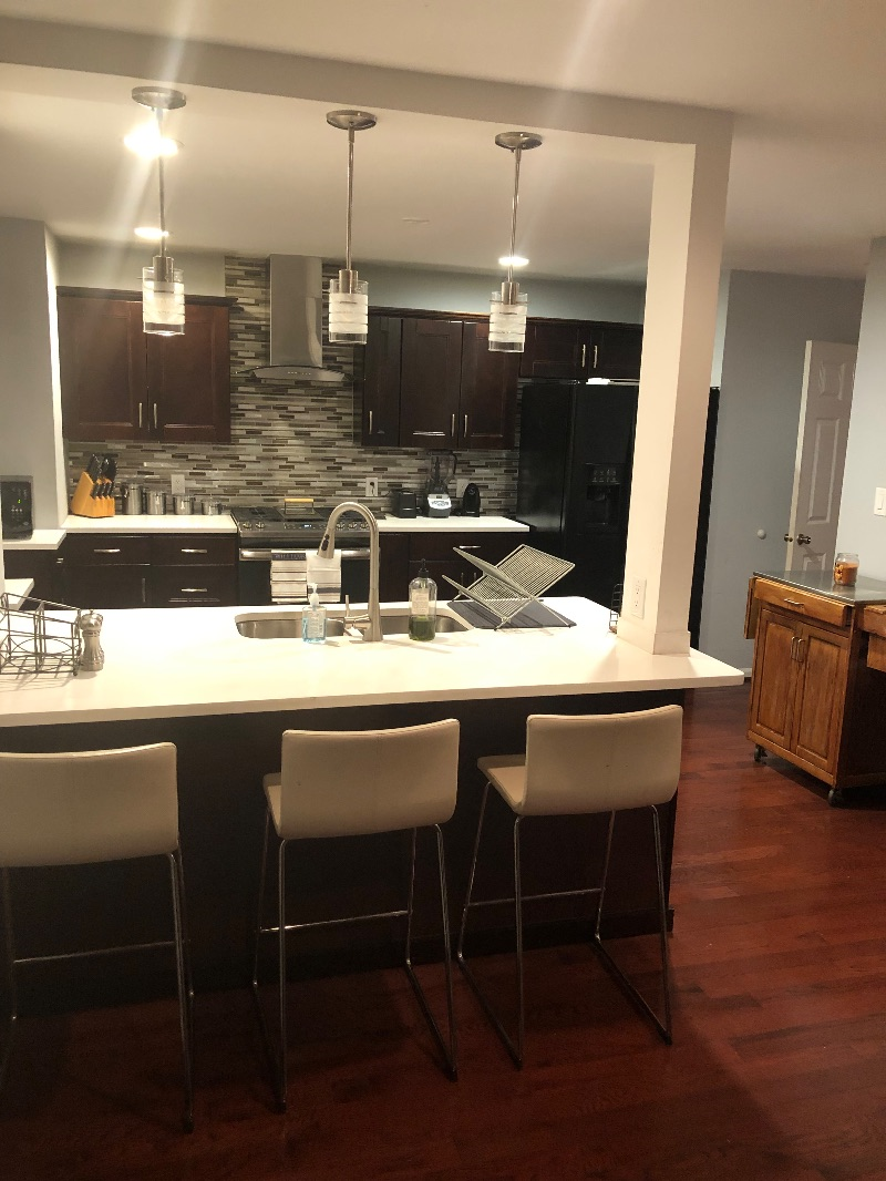Beautiful and comfortable three bedroom and 2 1/2 bathroom single-family detached home - Photo 6