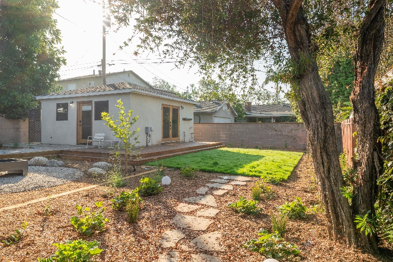 Private Bungalow - Photo 3