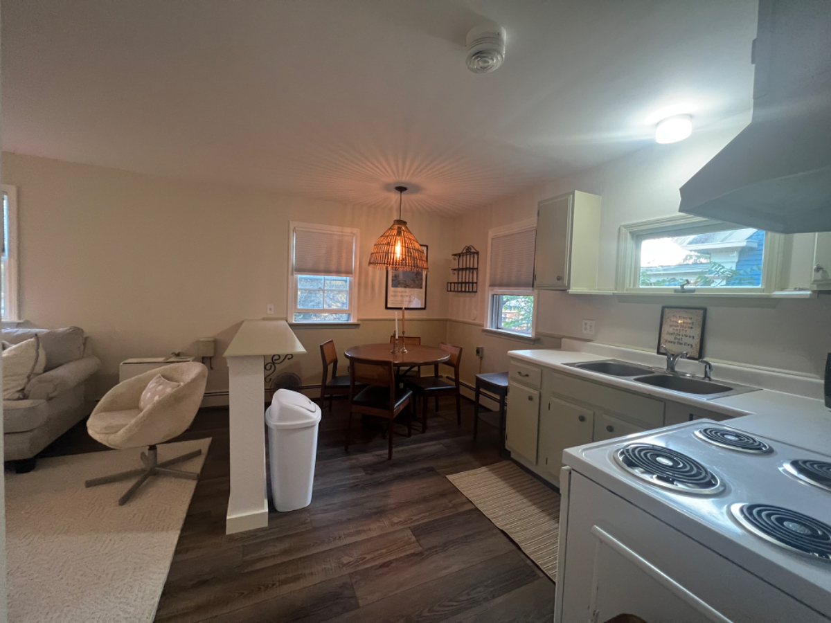 Morrisville Vt  Lovely recently renovated 2 bedroom  apartment - Photo 4