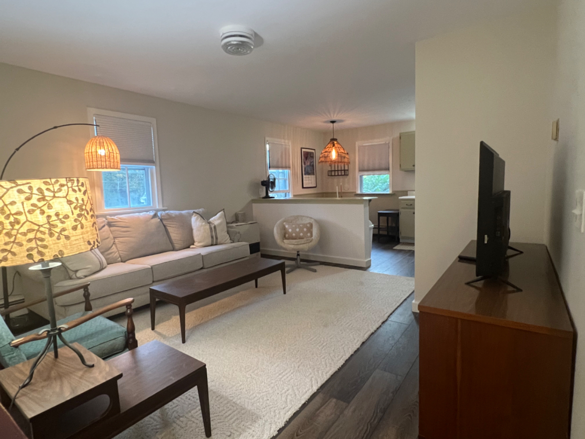 Morrisville Vt  Lovely recently renovated 2 bedroom  apartment - Photo 2