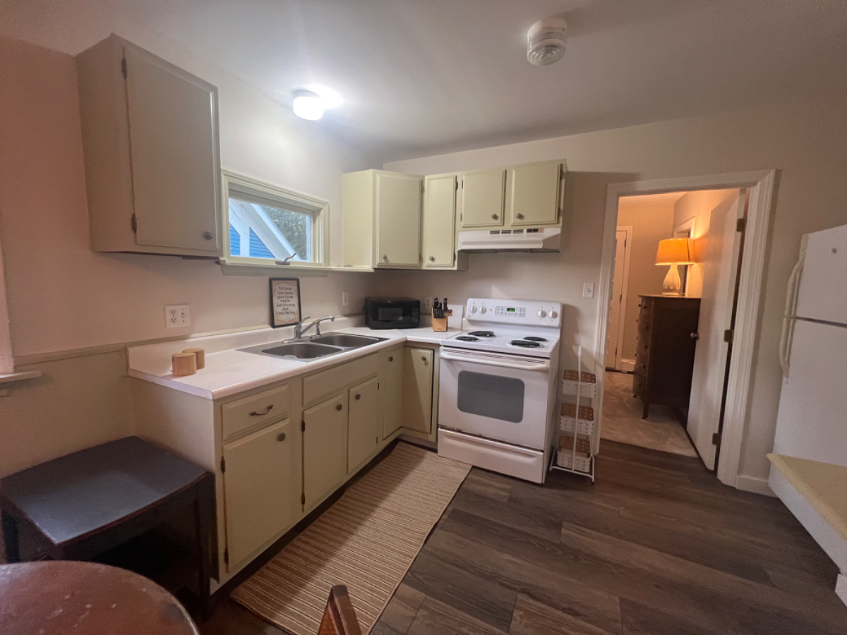 Morrisville Vt  Lovely recently renovated 2 bedroom  apartment - Photo 7