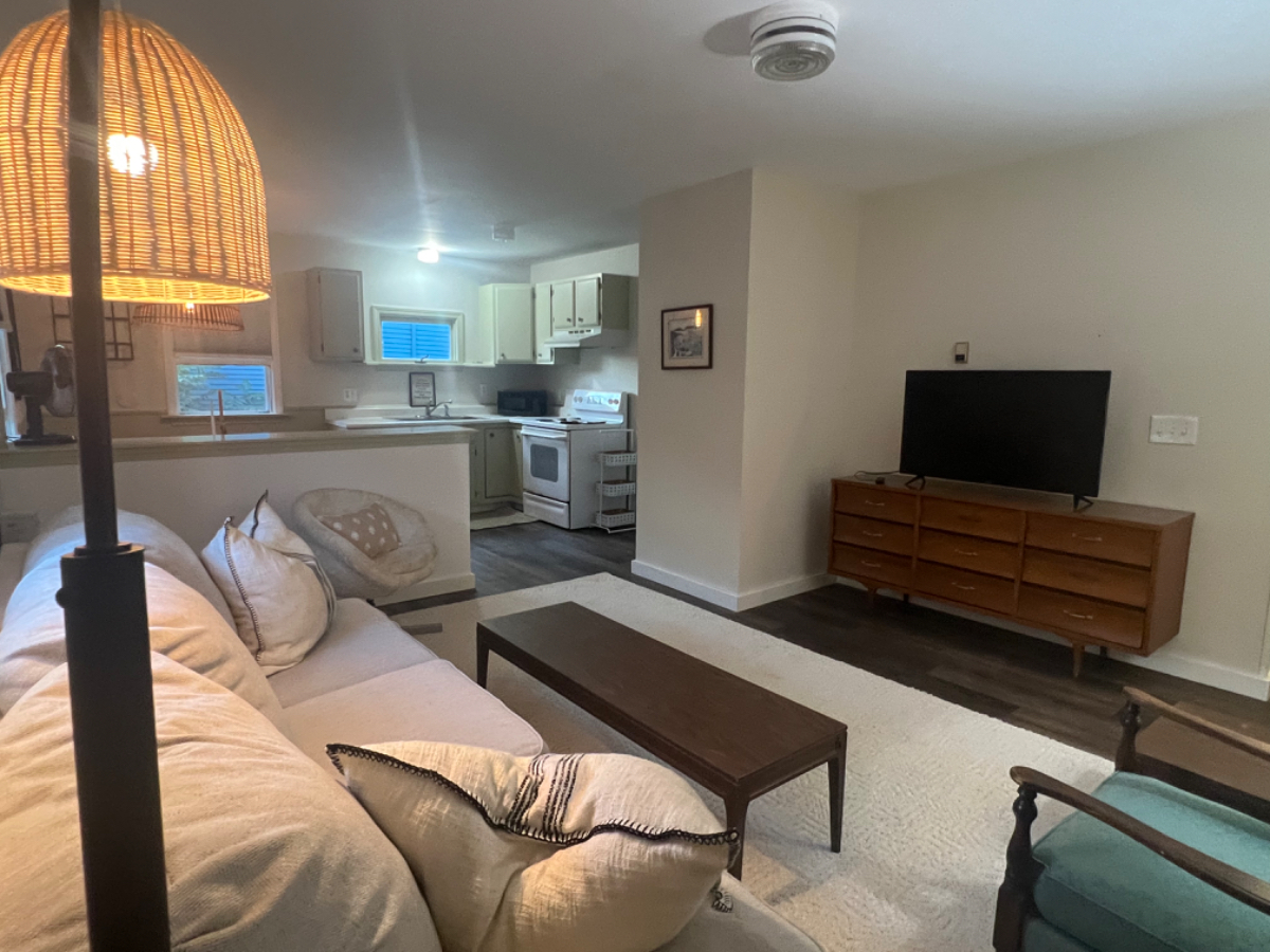 Morrisville Vt  Lovely recently renovated 2 bedroom  apartment - Photo 11