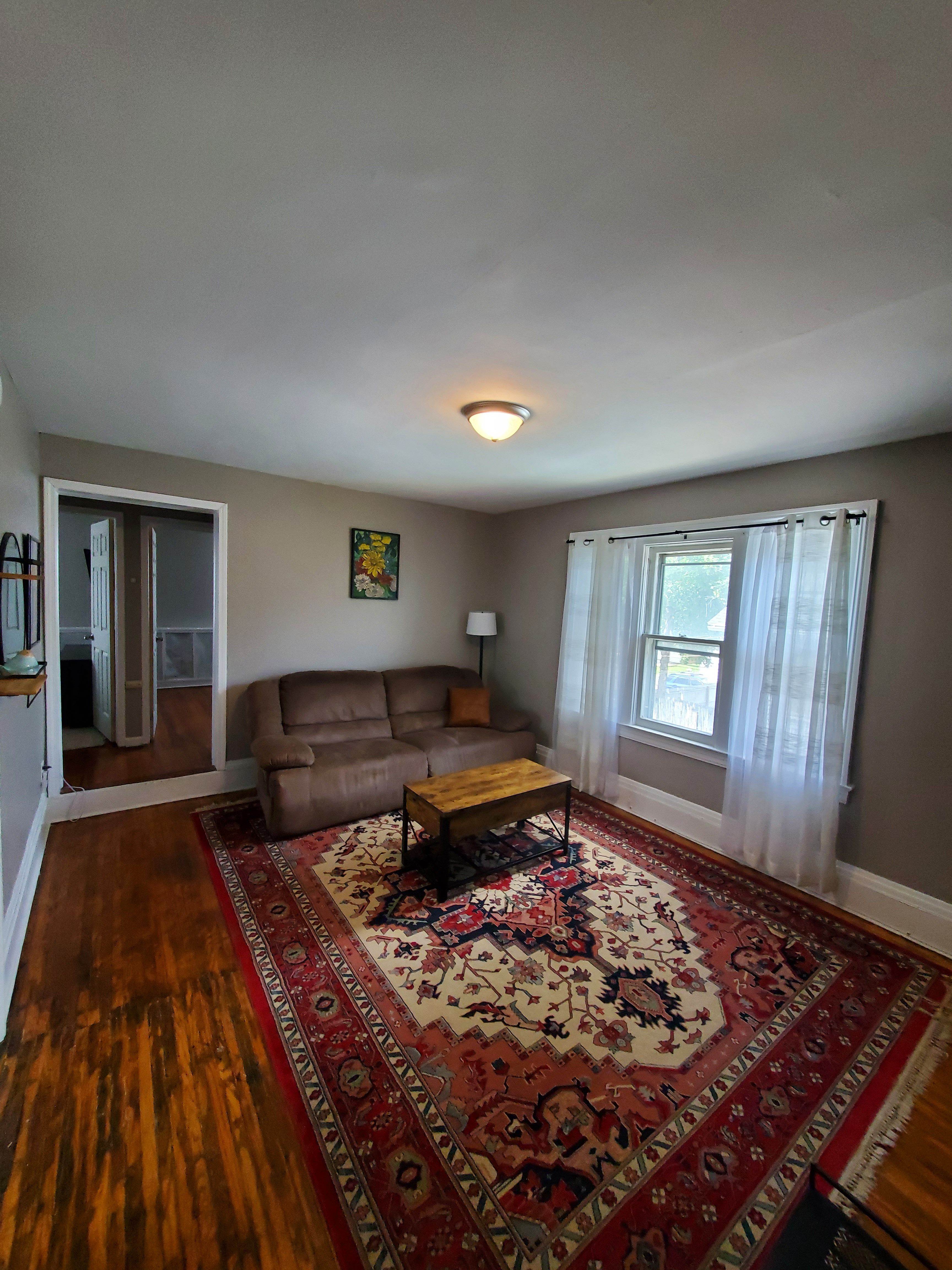 Cozy Apartment in Excellent Downtown Area - Photo 3