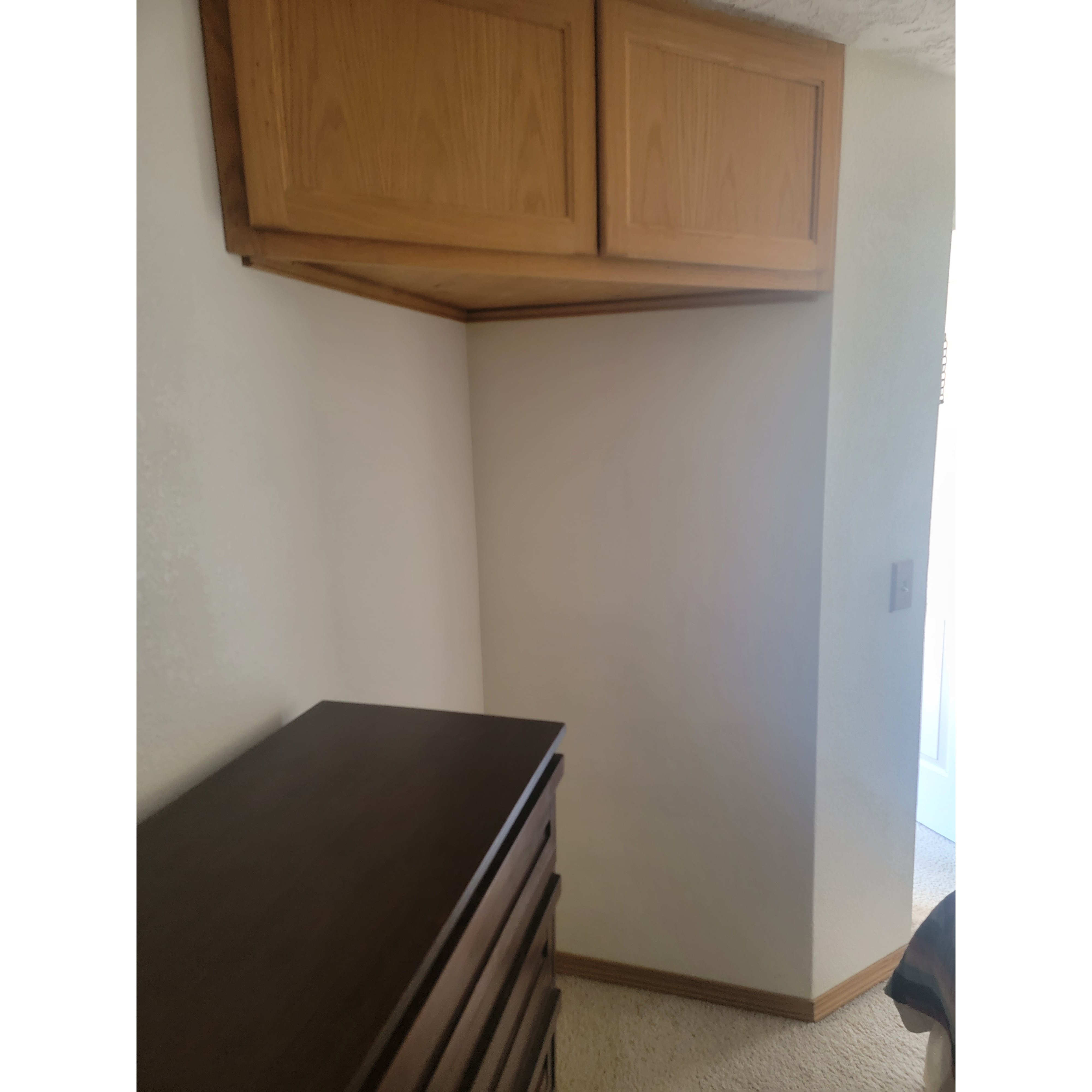 King bed Upstairs 2 room suite with all utilities, 1 BR, 400 sq ft - Photo 6