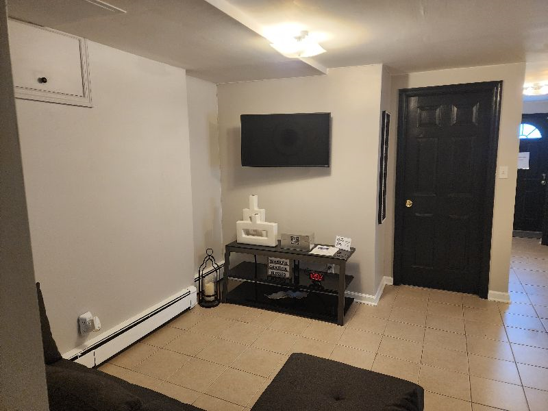 Beautiful two bedroom. With Wash and Fold services included Free - Photo 4