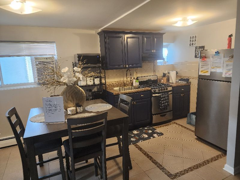 Beautiful two bedroom. With Wash and Fold services included Free - Photo 11