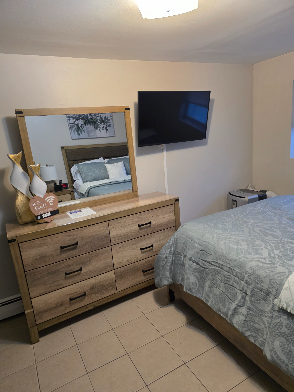 Beautiful two bedroom. With Wash and Fold services included Free - Photo 6