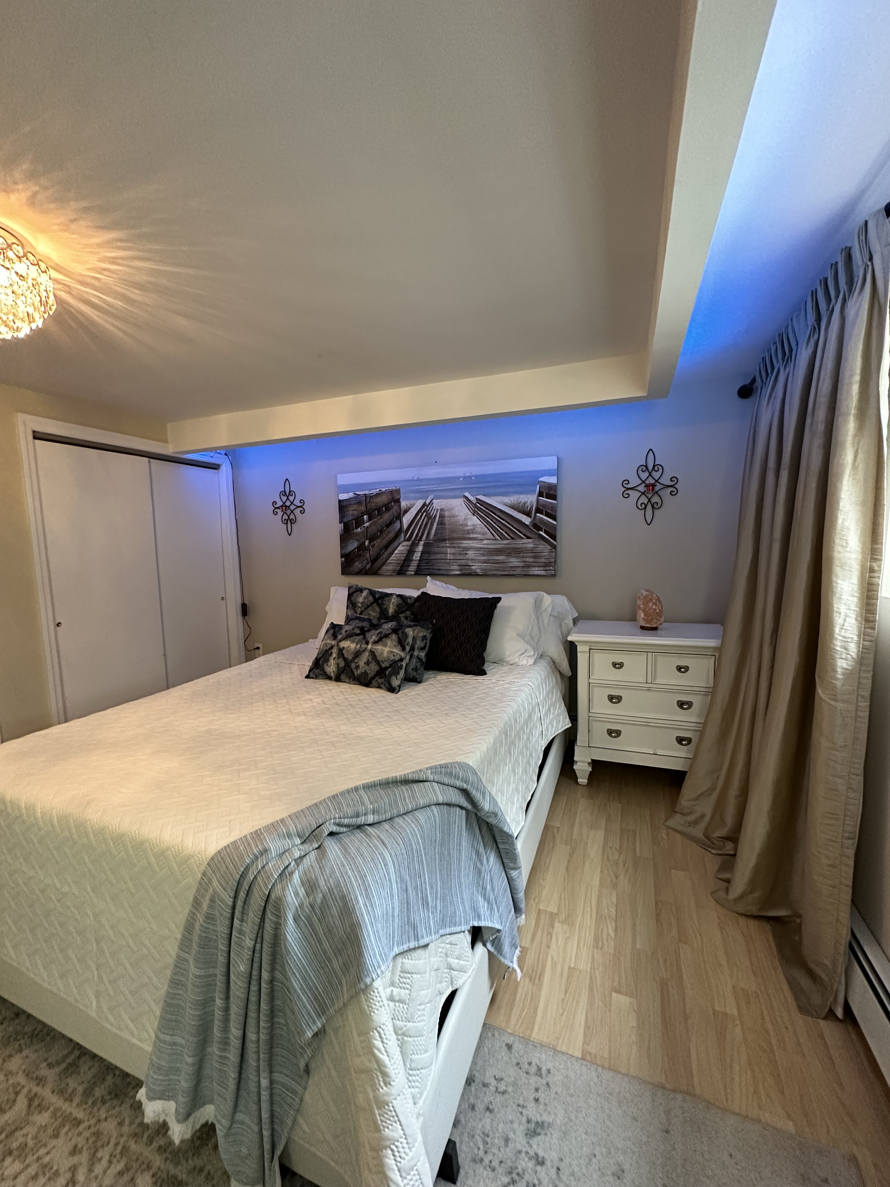 Residential 1 bedroom w beautiful outdoor space, 5 minutes to train station - Photo 4