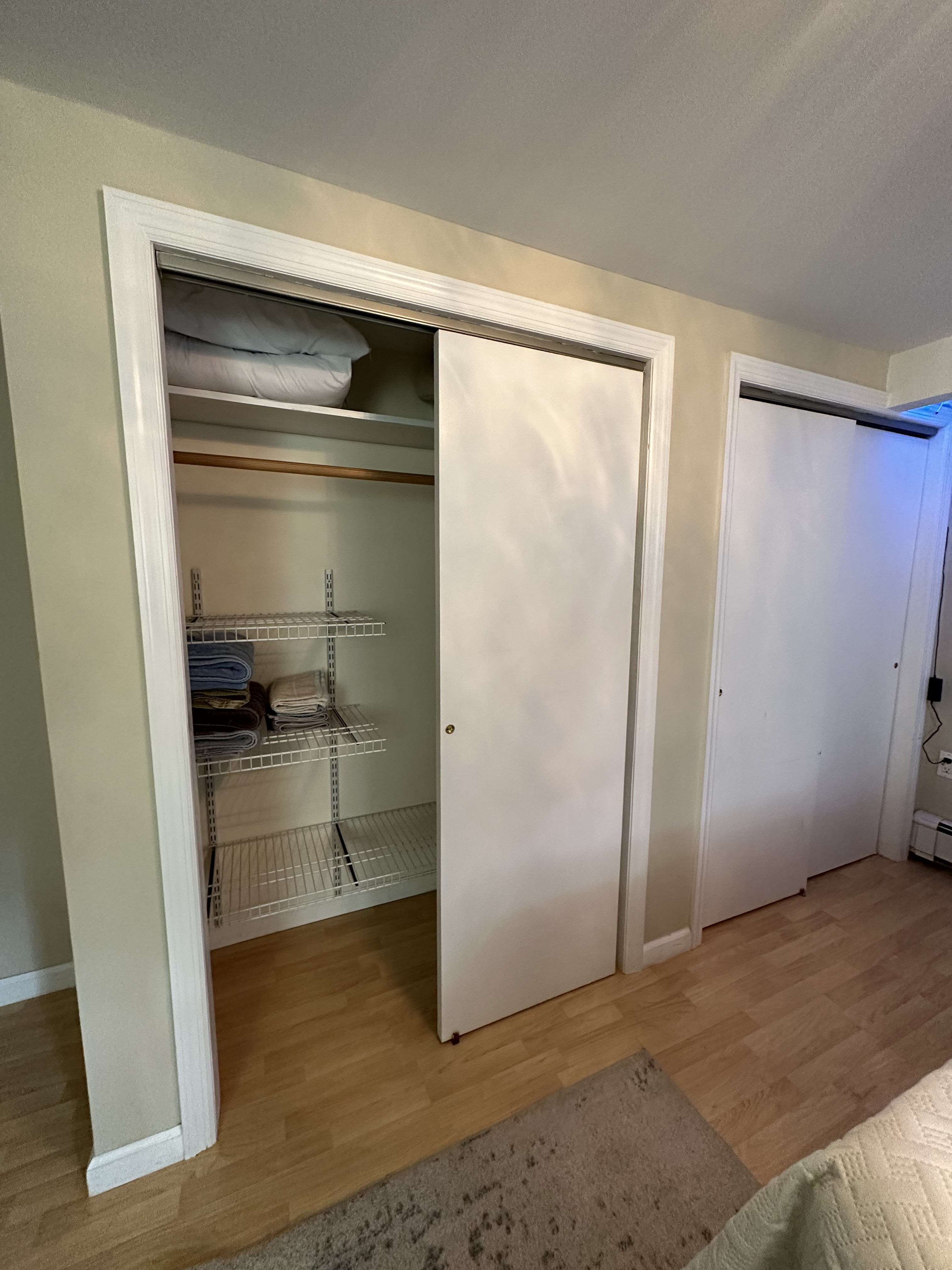 Residential 1 bedroom w beautiful outdoor space, 5 minutes to train station - Photo 6