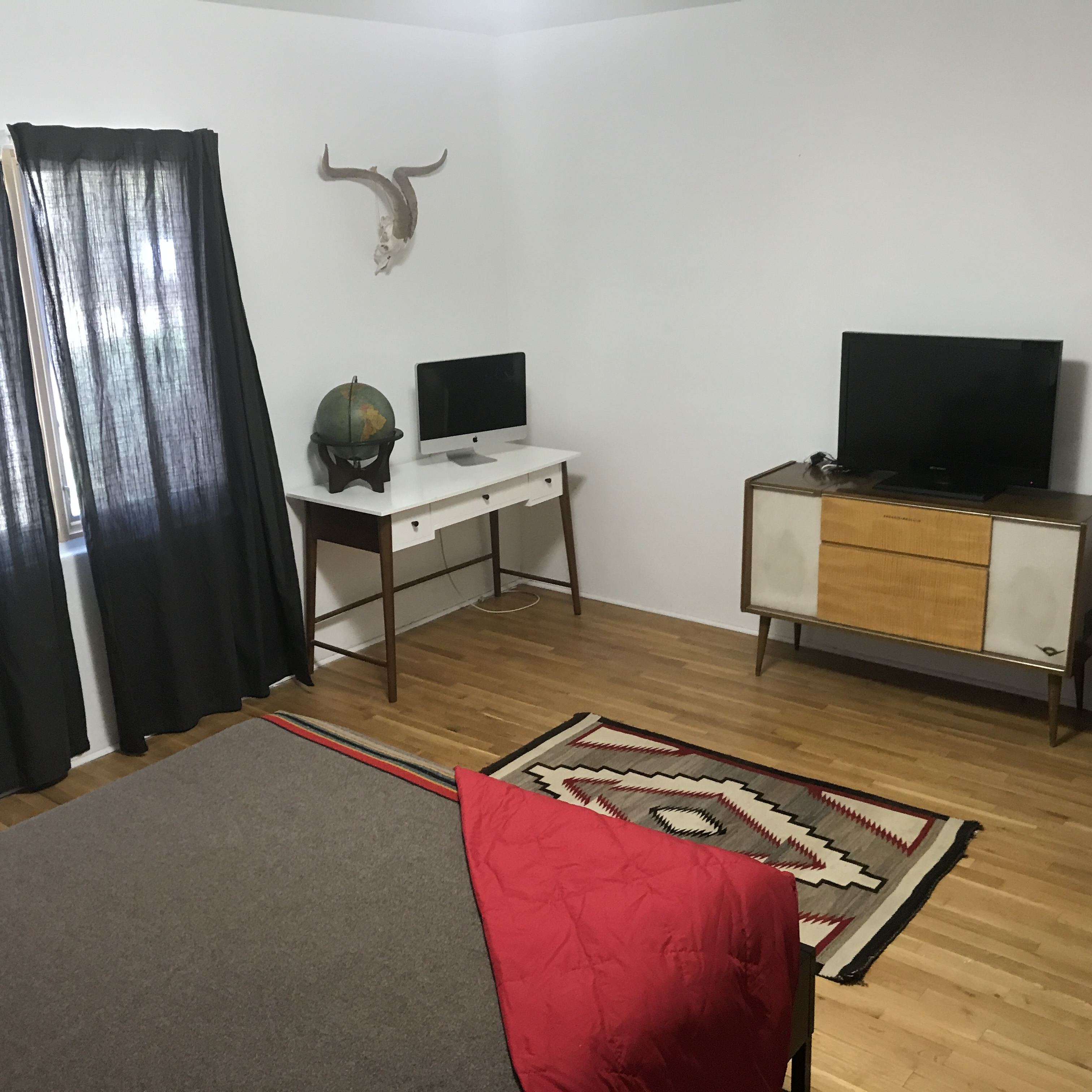 Mid-Century Country Club Home - Photo 9