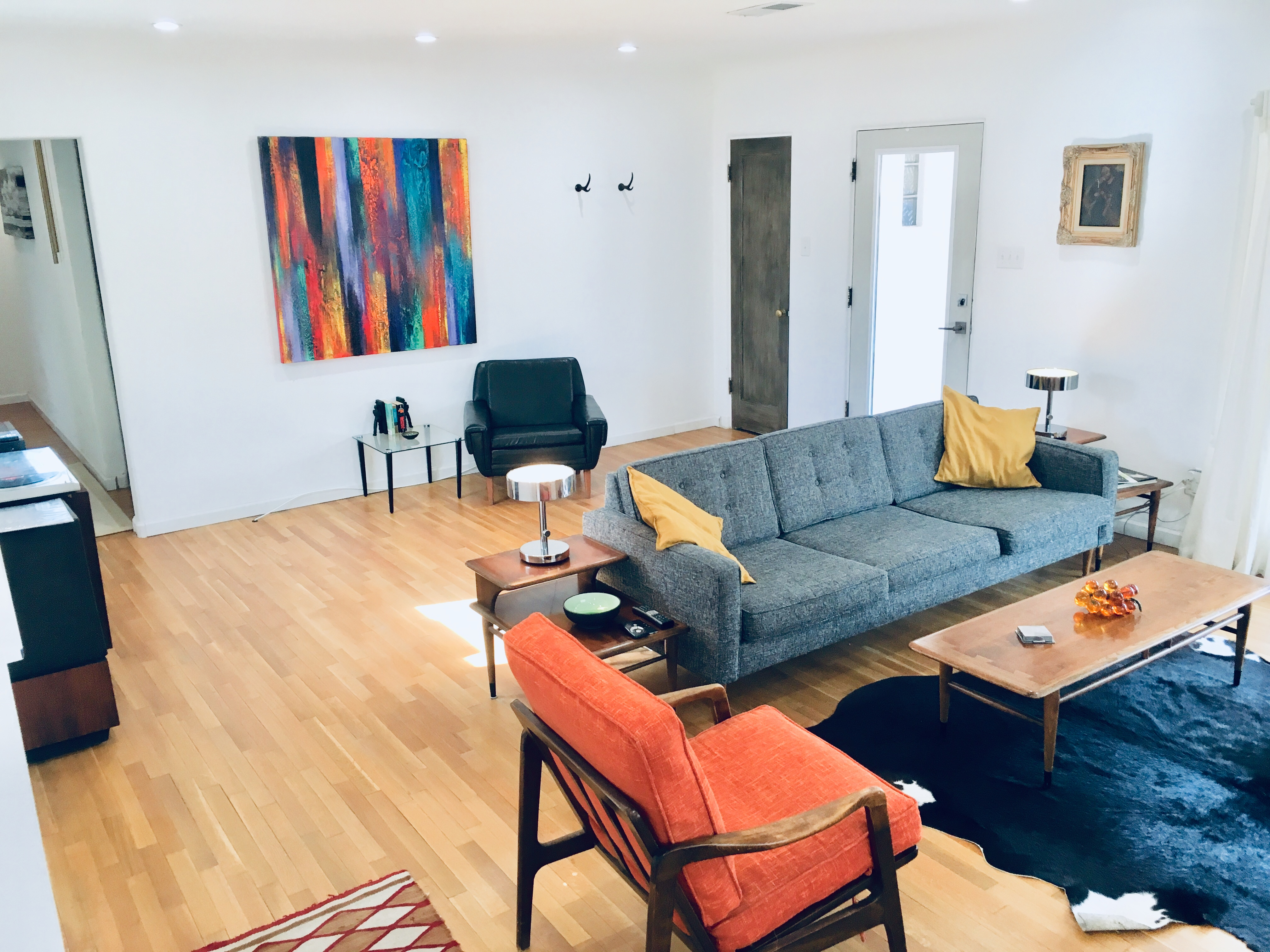 Mid-Century Country Club Home - Photo 2