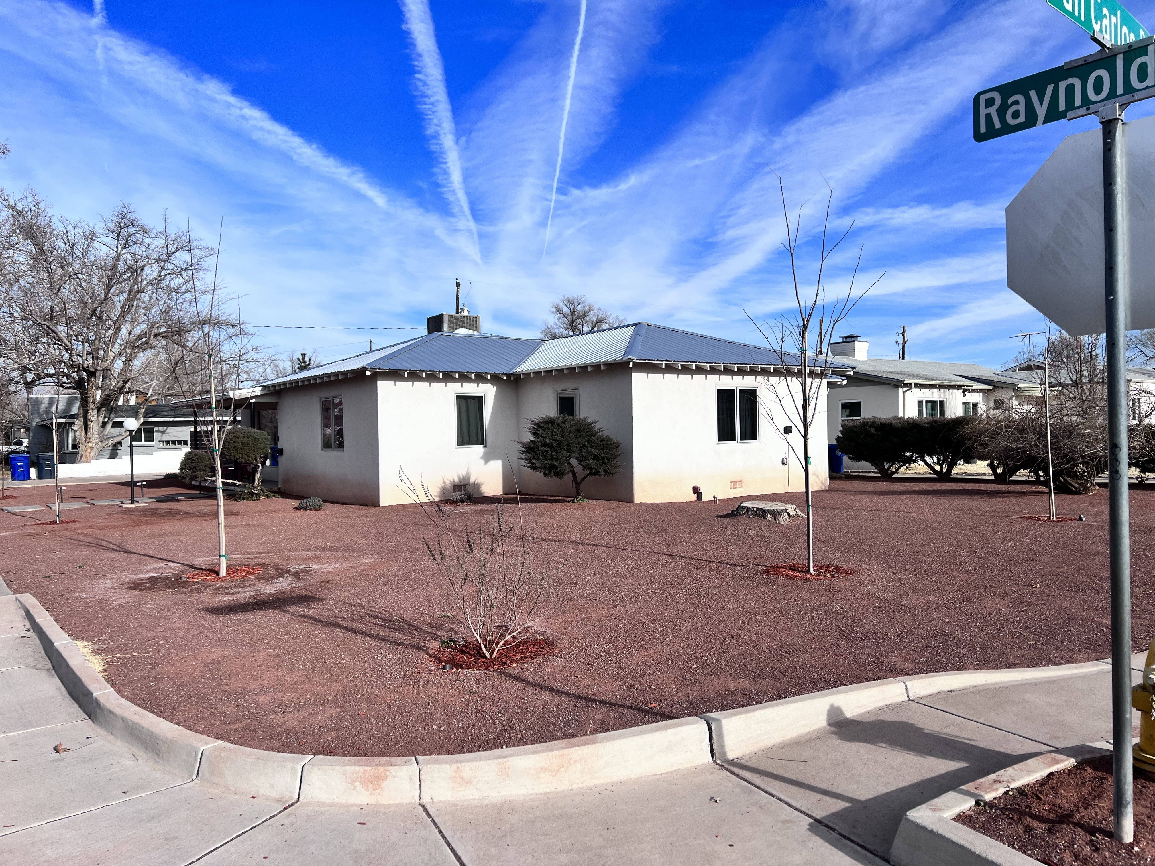 Mid-Century Country Club Home - Photo 11
